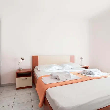 Sunny House Lilja Апартаменты Дуче
